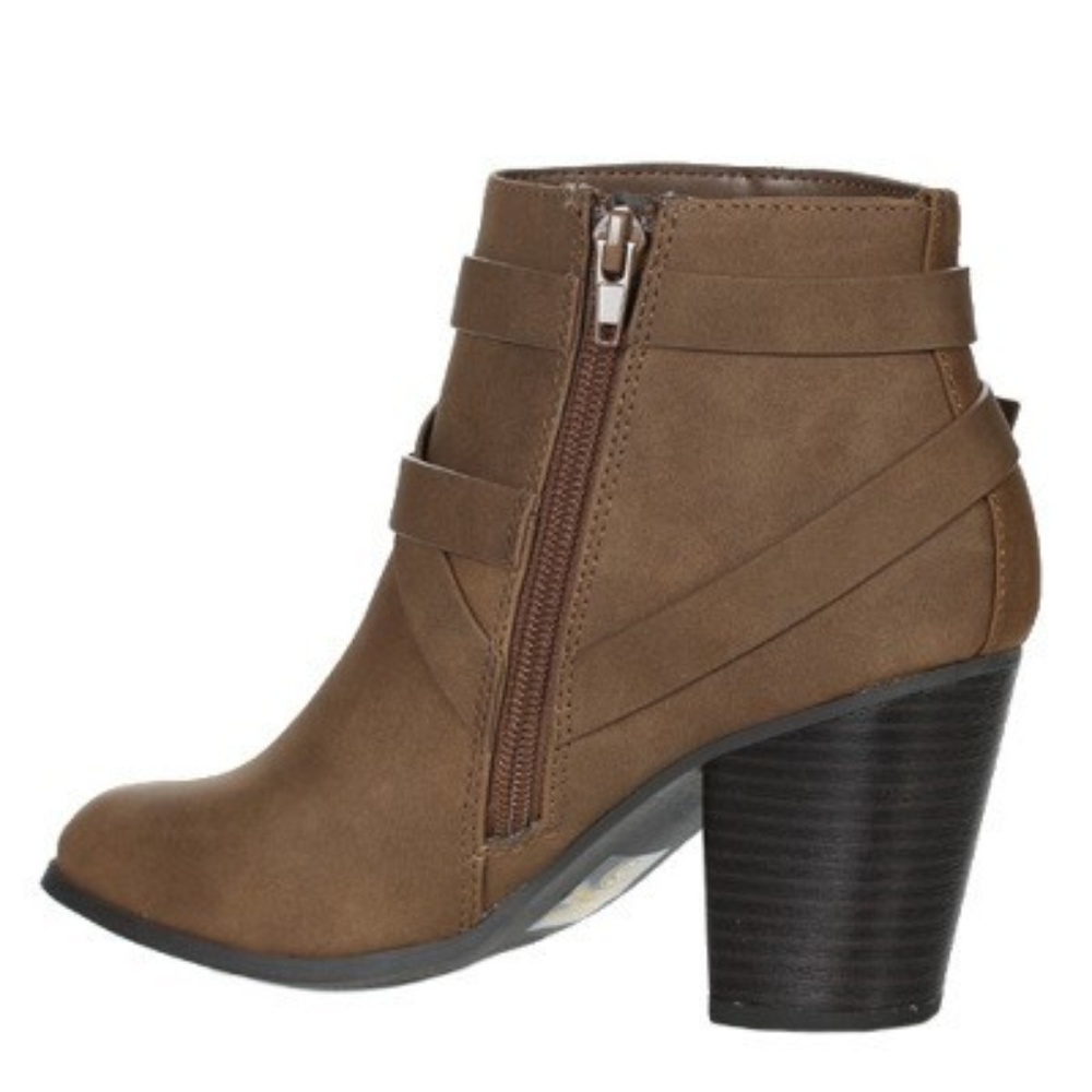 Boots - Picture 3 of 3